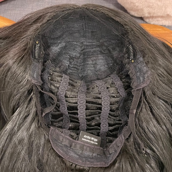 ARDA WIGS Black Long Wavy Classic Wig - Picture 7 of 12